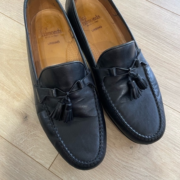 Allen Edmonds
Italian Line Butter
Soft Urbino Tassel Dress Loafer Shoes 10.5 main image 4